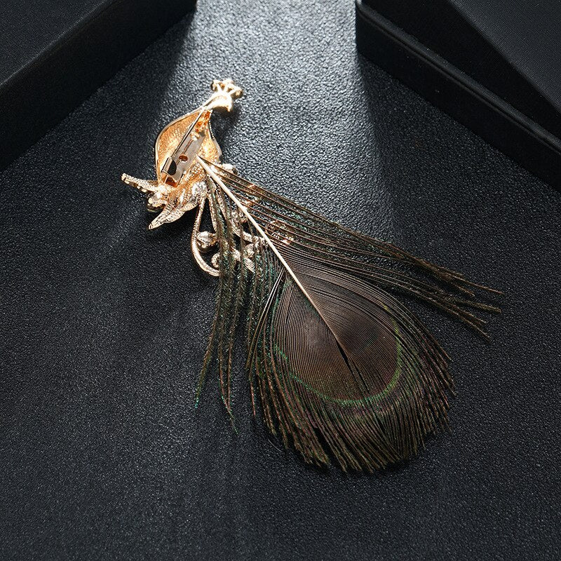 Vintage Peacock Feather Brooch with Crystal Rhinestones for Women: A Colorful Jewelry Gift