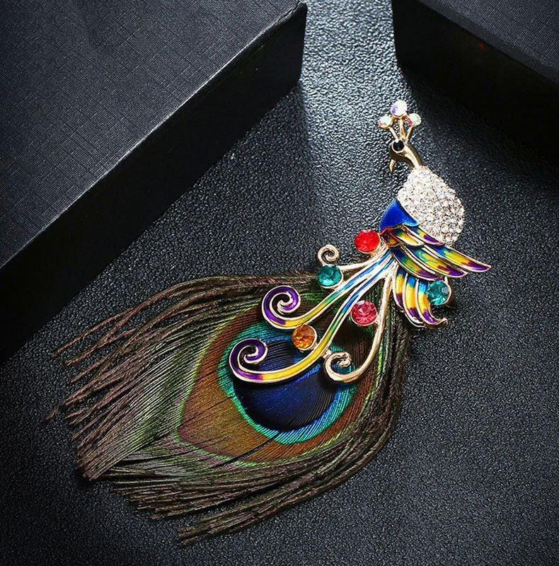 Vintage Peacock Feather Brooch with Crystal Rhinestones for Women: A Colorful Jewelry Gift