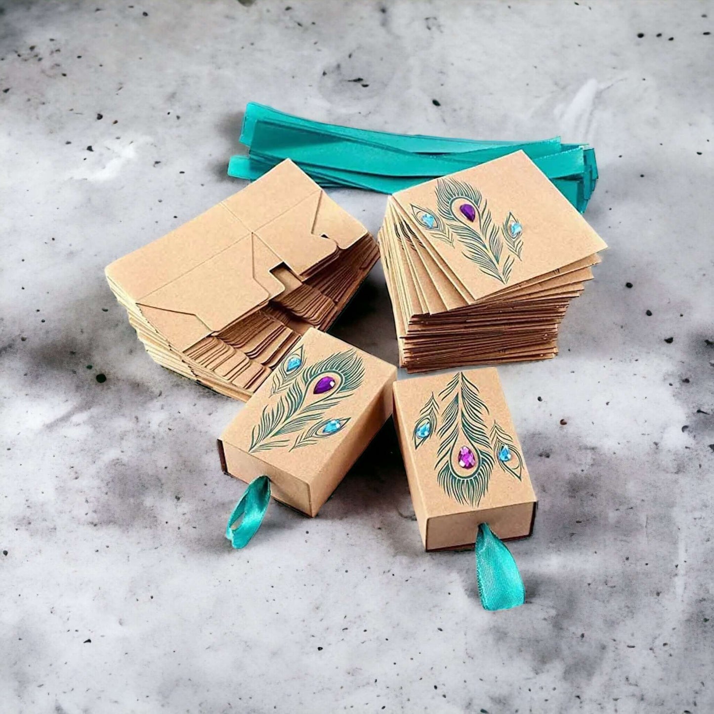 Set of 5 peacock feather candy boxes: The elegant eye-catcher for every occasion!