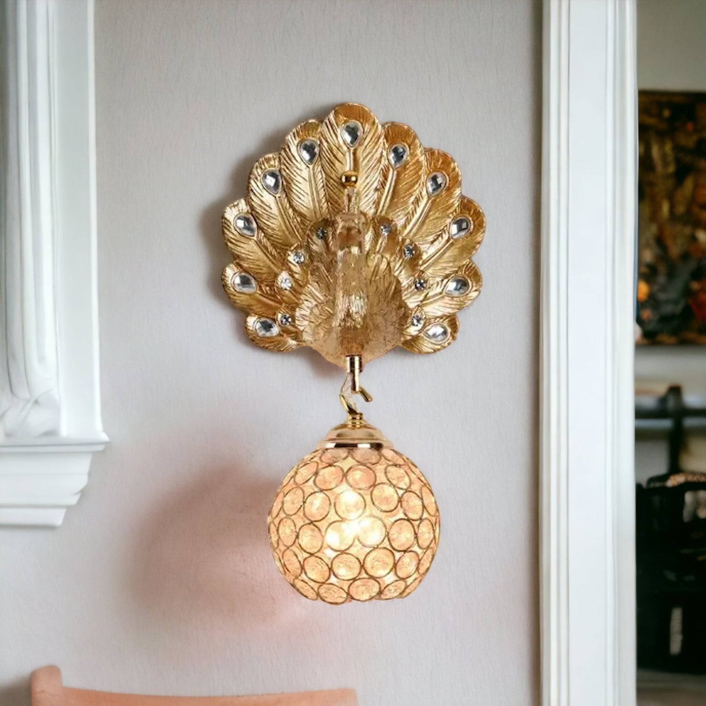Kreativität trifft auf Pfauen-Design – Edle Wandlampe für den besonderen Flair