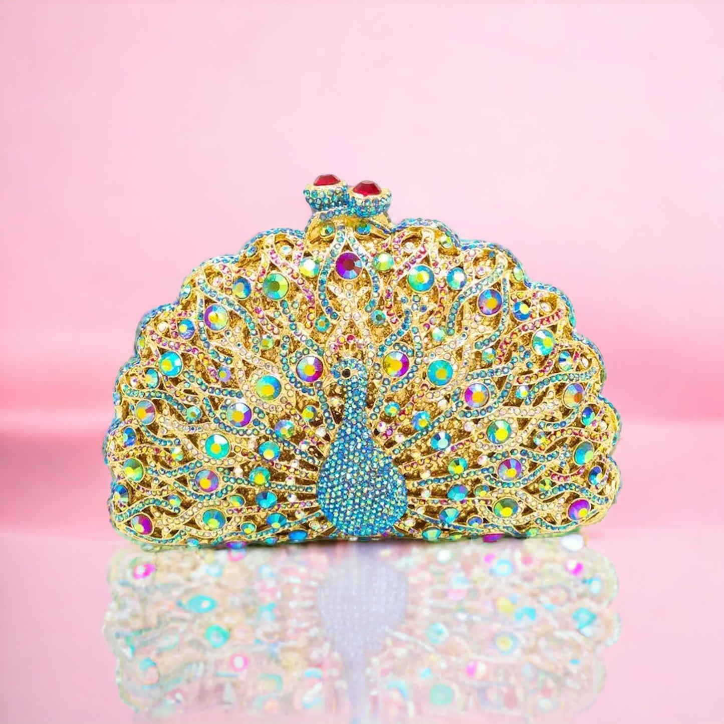 Kristall-Pfauen-Clutch: Eleganz trifft auf Funkeln!