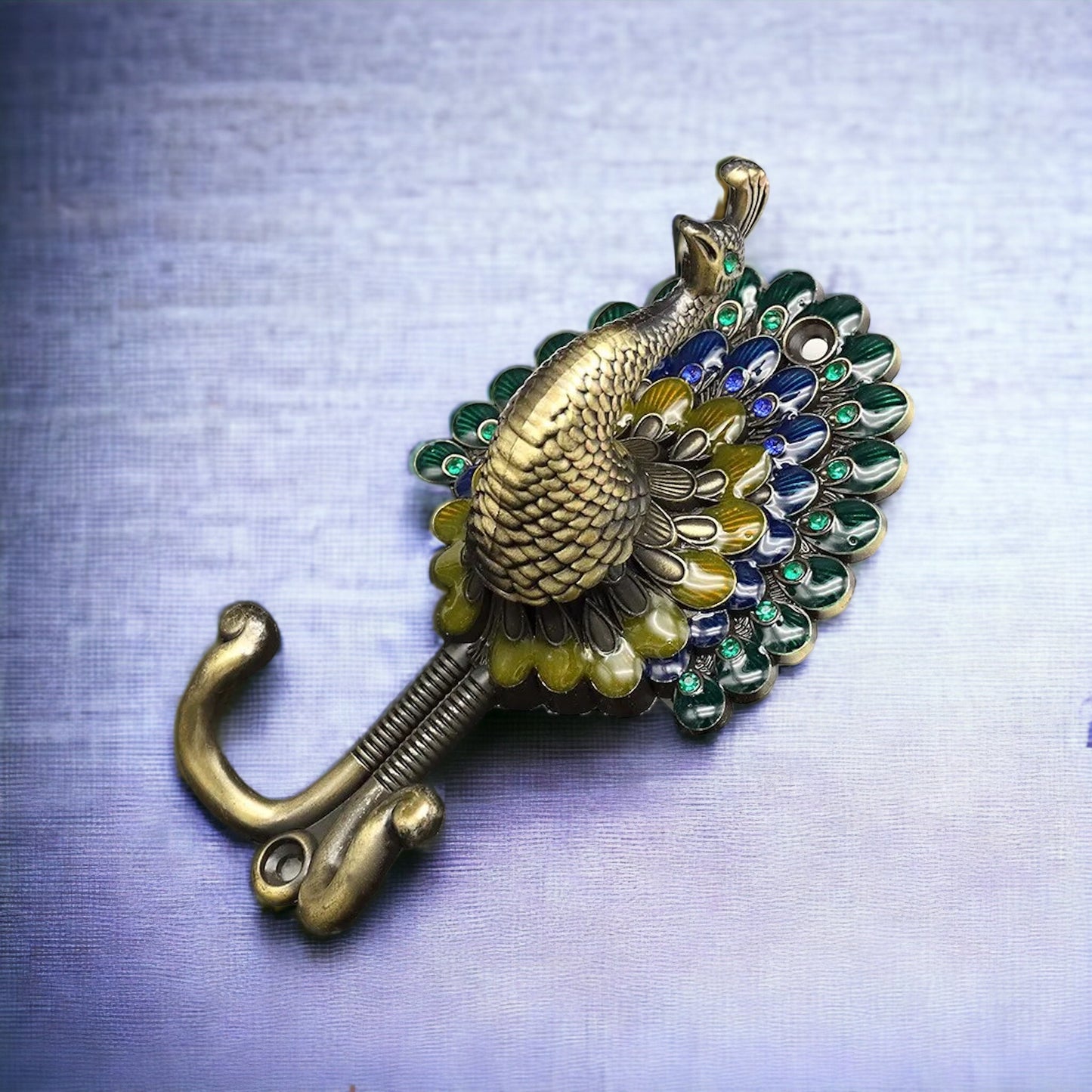 Porte-rideaux paon rétro : des accents élégants pour votre maison !